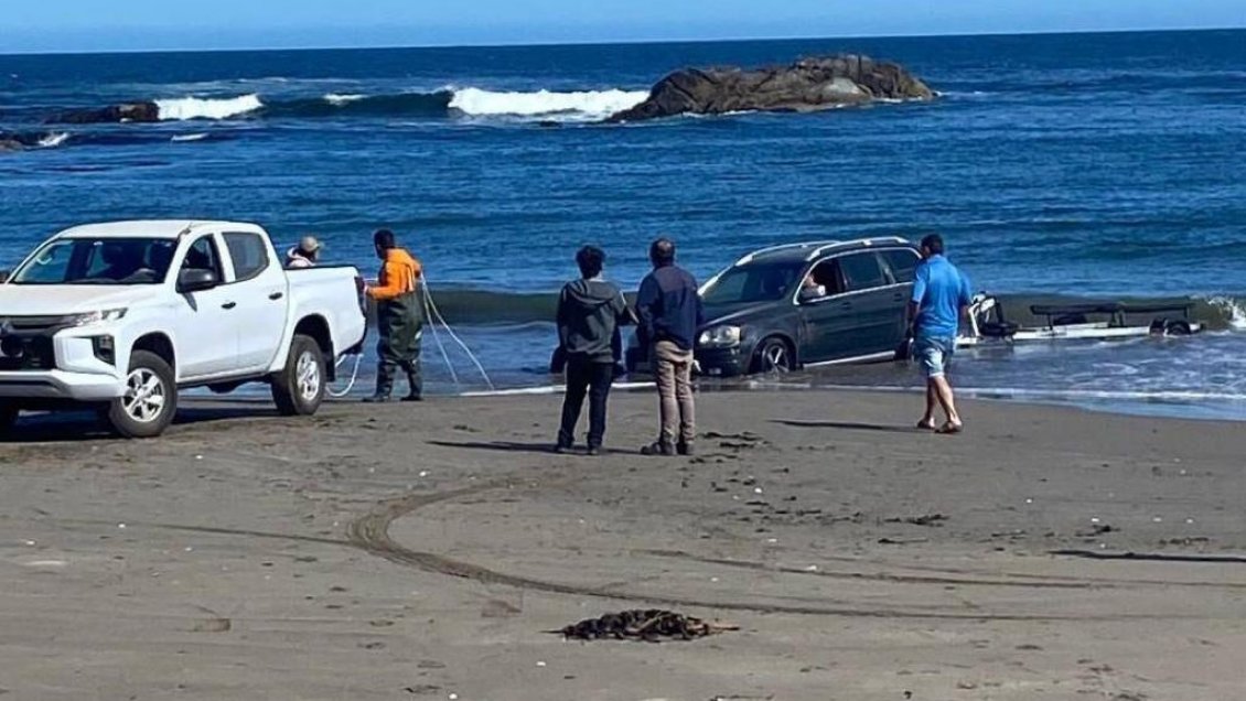 Conductor ingresó con camioneta eléctrica a playa de Maitencillo y quedó citado a la Fiscalía Marítima