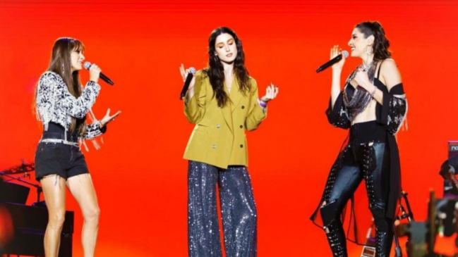 Fran Valenzuela sufrió un lapsus al cantar con Ha*Ash en Festival de Las Condes