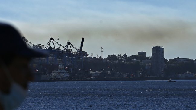 Nueva alerta roja en Valparaíso por otro incendio forestal en sector de Laguna Verde