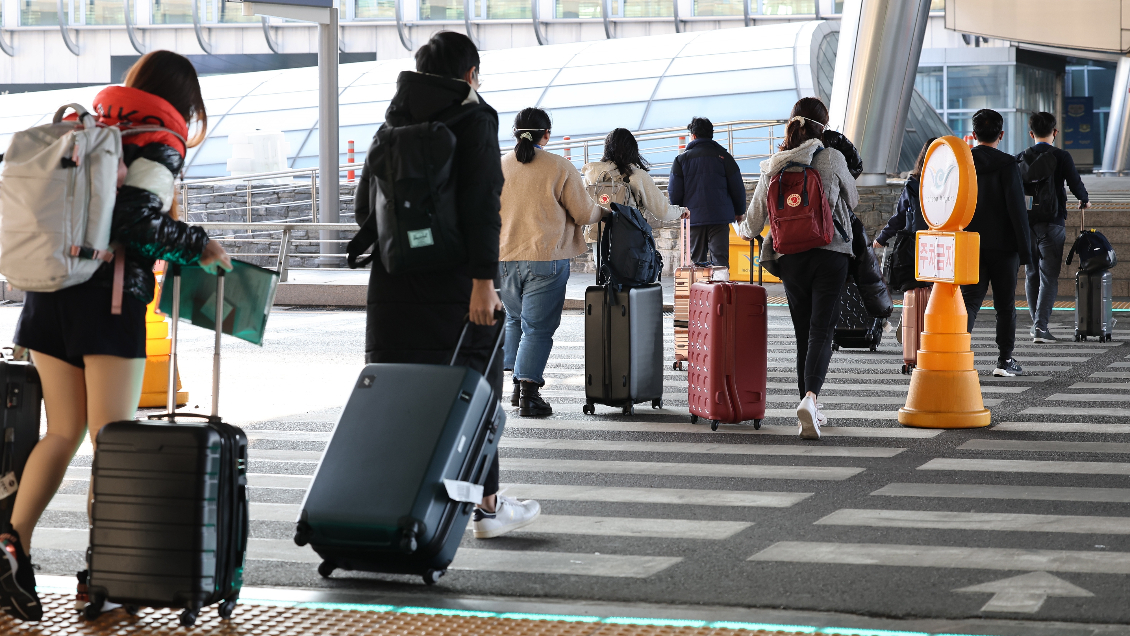 Reino Unido eliminará los testeos PCR para viajeros vacunados