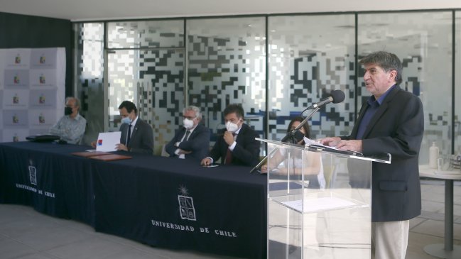 Universidad Arcis donó su patrimonio bibliográfico a la Universidad de Chile