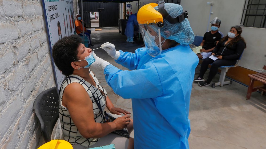 Perú ya acumula 3 millones de casos de Covid-19, casi el 10% de su población