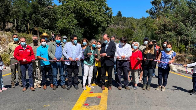 Molina: MOP inaugura camino pavimentado que llega hasta el parque Radal Siete Tazas