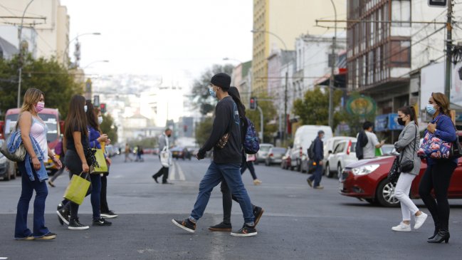 Minsal informó retroceso masivo de comunas en el Plan Paso a Paso