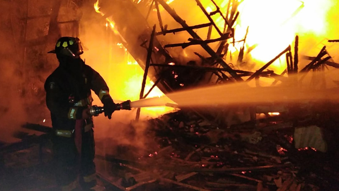 Encapuchados quemaron cuatro cabañas en Contulmo