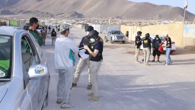 PDI realizó masiva fiscalización a extranjeros en toma de Alto Hospicio