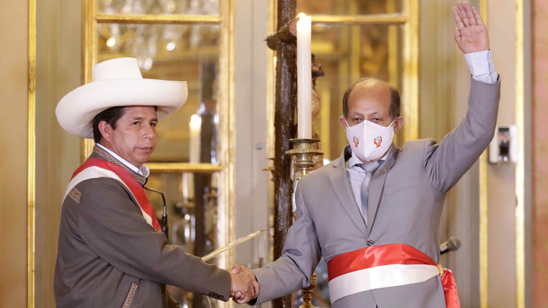 Nuevo primer ministro peruano tiene antecedentes de violencia intrafamiliar
