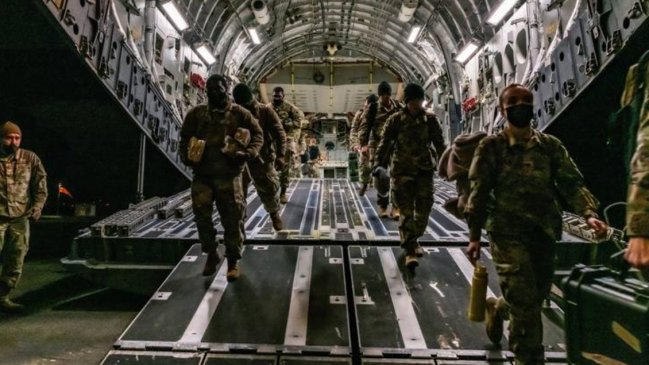 Crisis ucraniana: primeras tropas de refuerzo de EEUU llegan a Polonia y cazas rusos aterrizan en Bielorrusia