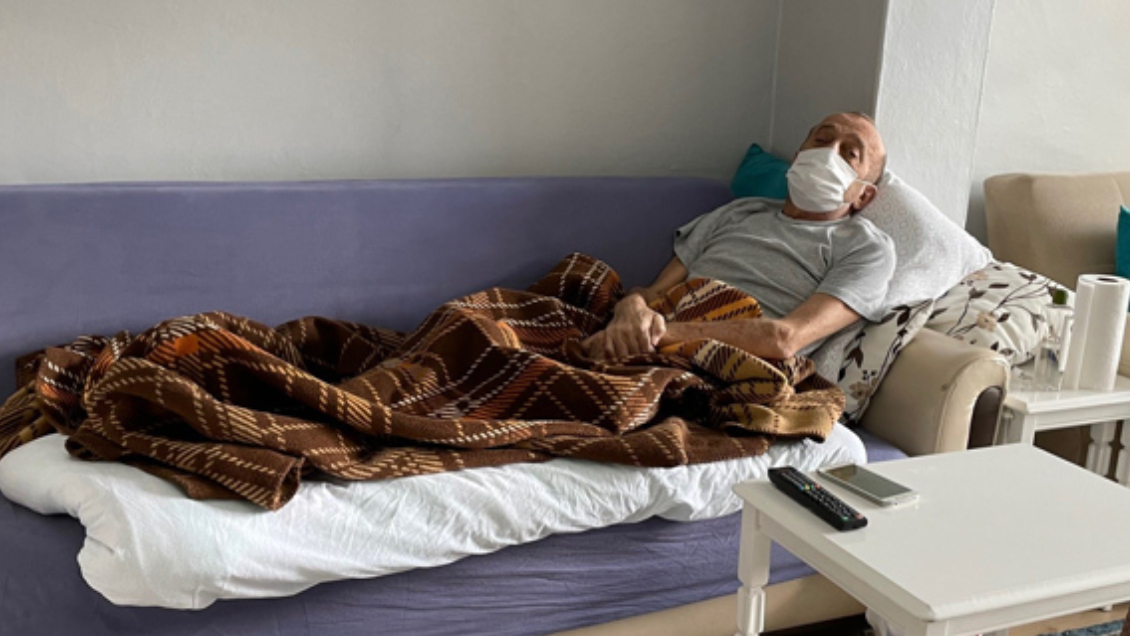 Lleva 14 meses en cuarentena: Hombre ha dado positivo a Covid 78 veces seguidas