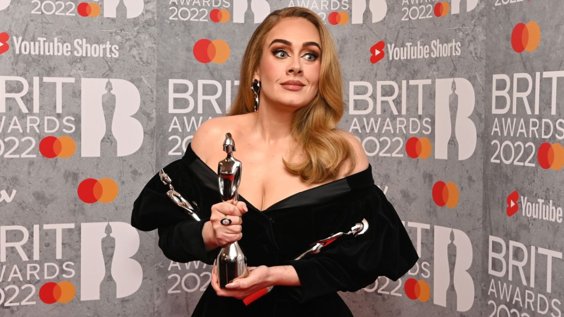 Dios salve a la reina: Adele arrasó en los Brit Awards 2022