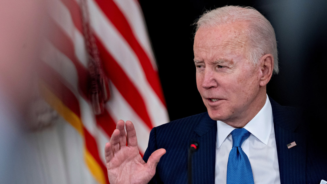 Tras hablar con Macron, Biden lamenta que Rusia siga con su 