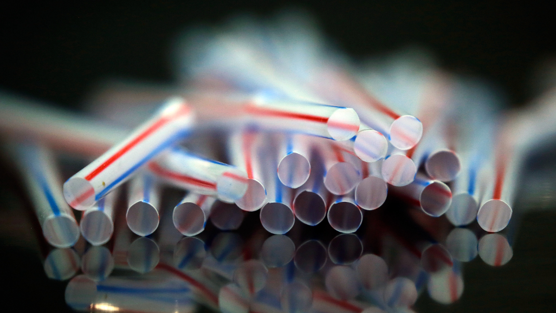 Adiós bombillas y envases: Restoranes, cafés y deliverys se despiden del plástico y el plumavit