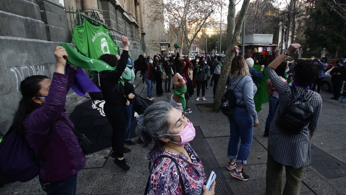 Comisión de la Convención aprobó en general iniciativa que incluye derecho al aborto