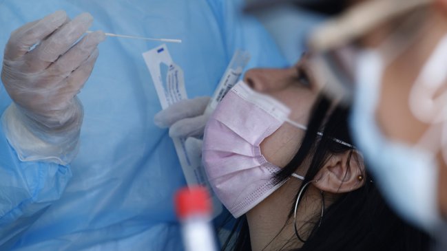 Minsal reportó 28.076 nuevos casos de Covid, casi 3.000 menos que el lunes pasado