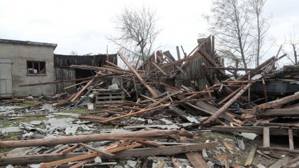  Fuertes vientos causaron daños en Polonia  