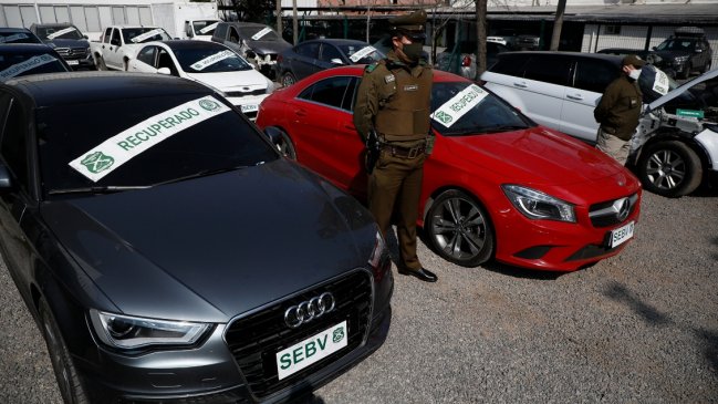 Desarmaduría clandestina fue desbaratada en Lampa: Carabineros recuperó seis vehículos robados