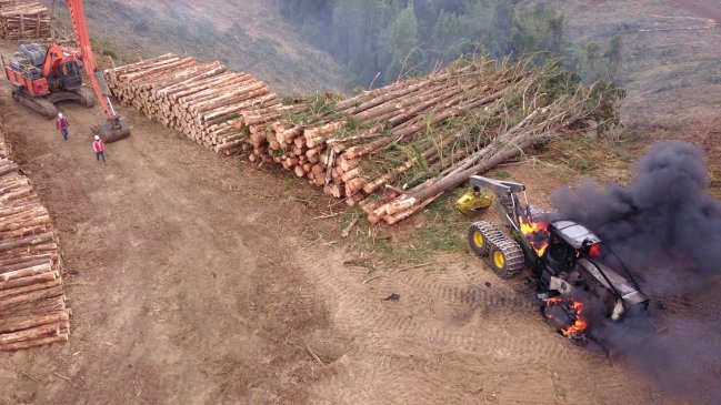 Ataque incendiario dejó tres máquinas quemadas en Osorno