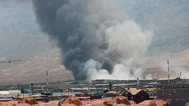 Incendio en ex vertedero causa mal olor en Antofagasta: 