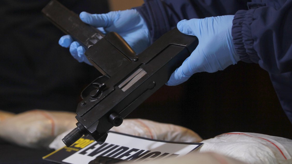 Fiscalía desbarató base narco en Peñalolén: Se decomisó cocaína y armas con silenciador