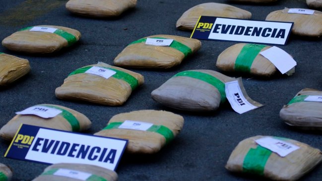 Incautan camiones con más de mil kilos de drogas: Dos carabineros fueron detenidos
