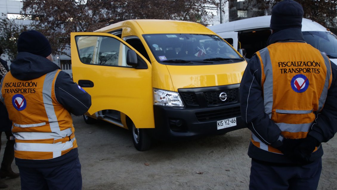 En qué se deben fijar los apoderados para elegir el transporte escolar