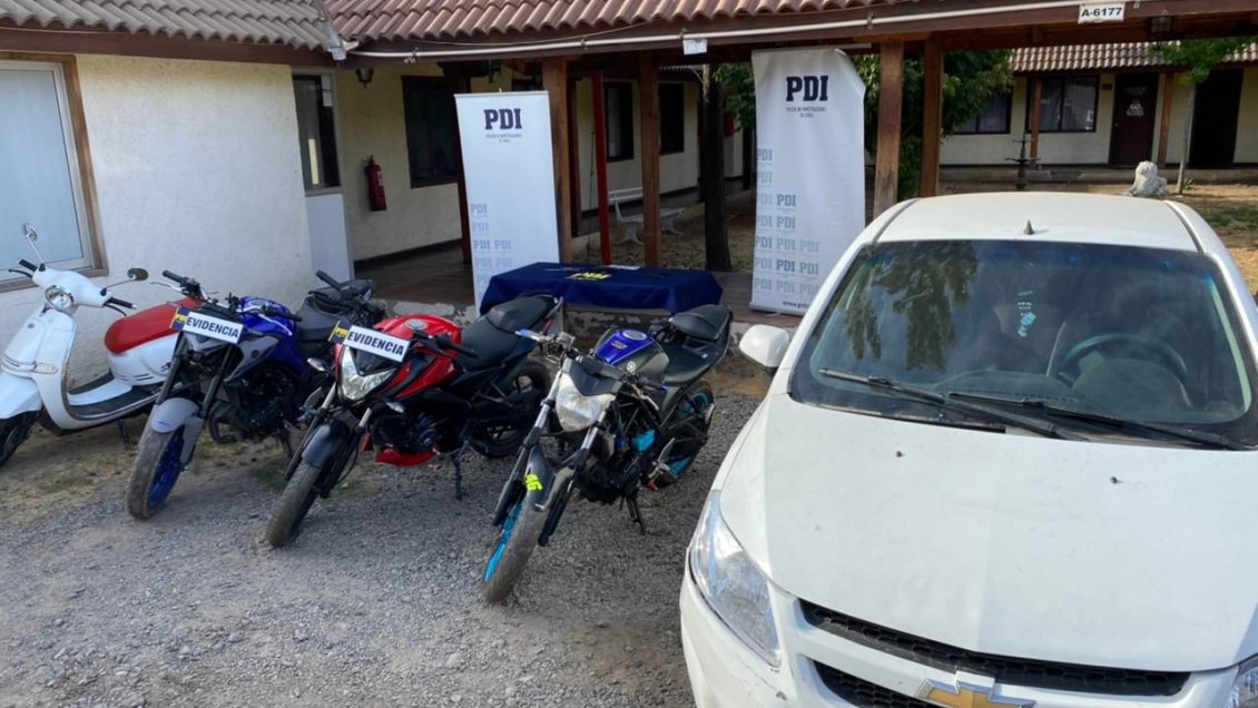Maule: PDI recuperó motos y un auto robado, y detuvo a cinco sujetos por receptación