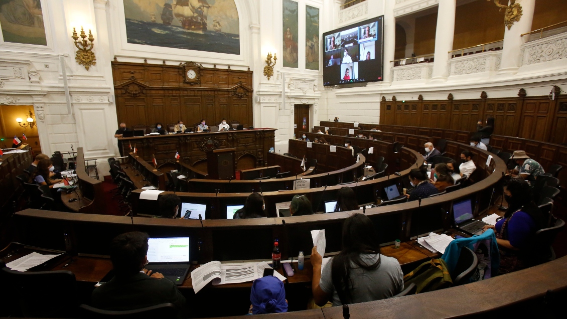 Comisión de la Convención aprobó propuesta que reconoce el despojo y reposición de tierras a pueblos originarios