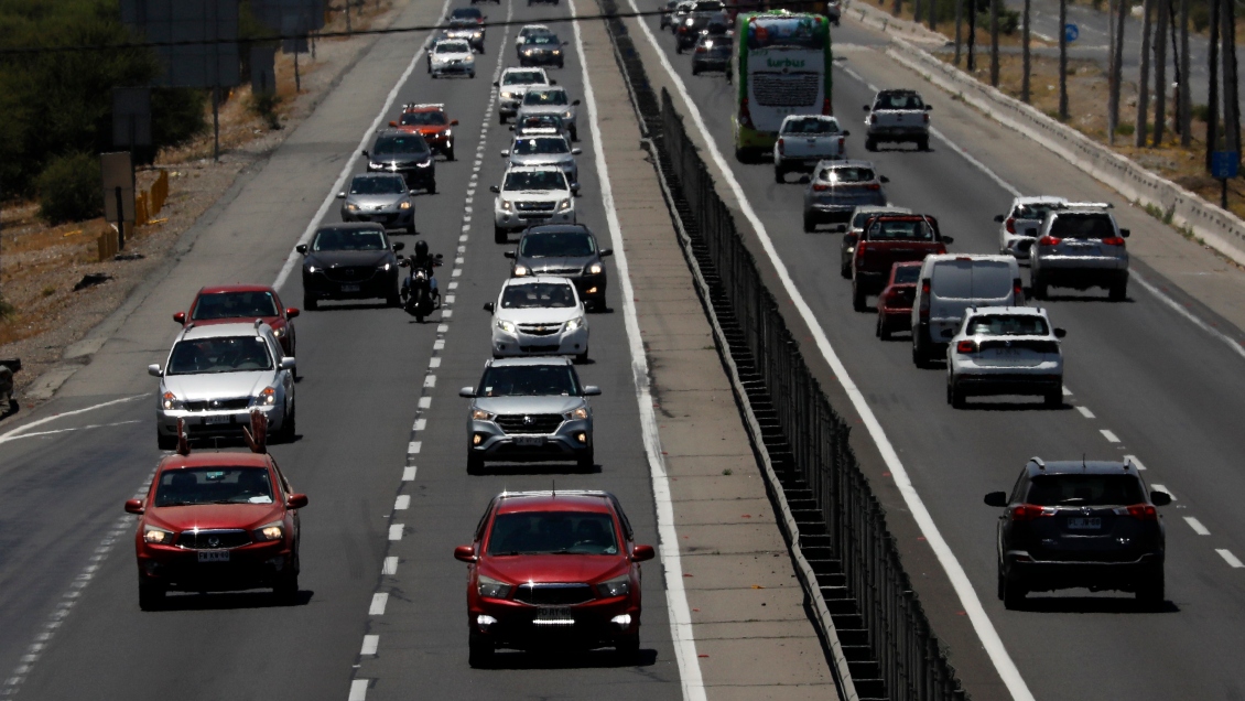 Se apareció marzo: 350 mil vehículos retornarán a la Región Metropolitana este fin de semana