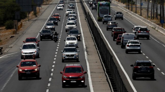 Se apareció marzo: 350 mil vehículos retornarán a la Región Metropolitana este fin de semana