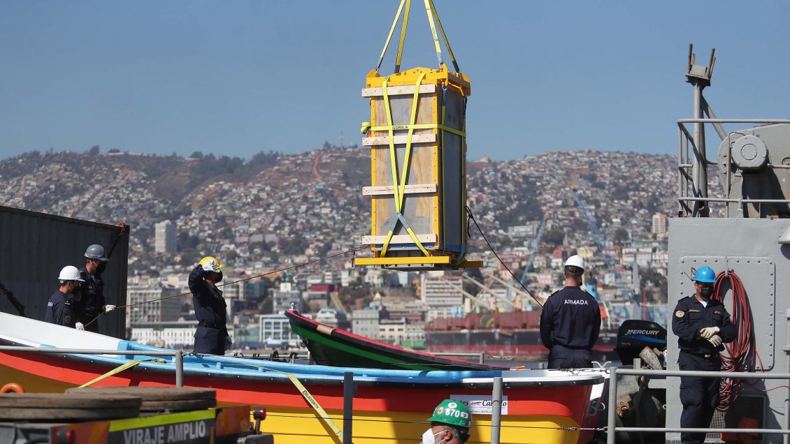Moai Tau fue embarcado en Valparaíso para retornar a Rapa Nui