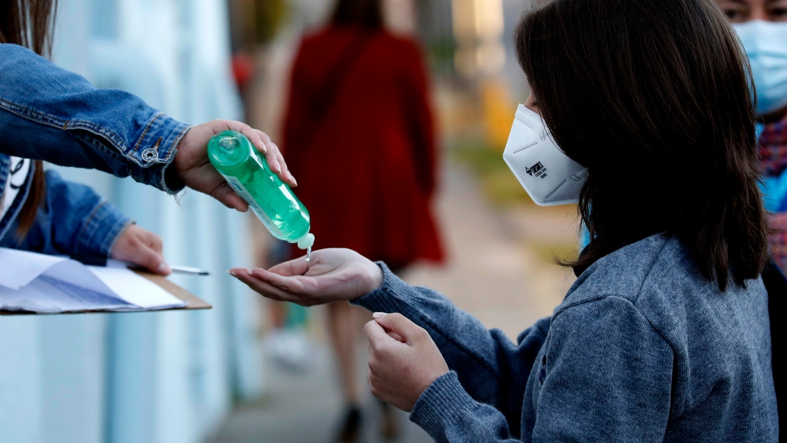 Colegio de Profesores llamó a reportar eventuales incumplimientos de protocolos sanitarios