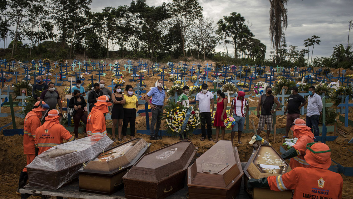 Brasil llega a dos años de pandemia en día sin Carnaval y con país polarizado