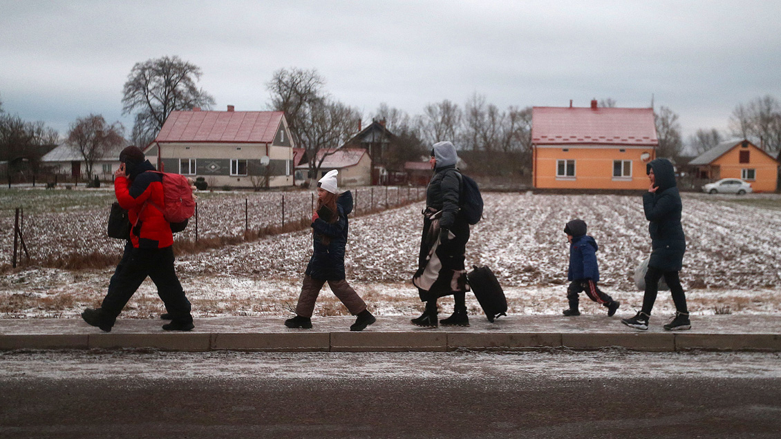 Medio millón de ucranianos han escapado de la invasión rusa hacia los países vecinos