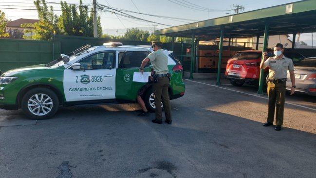 Detienen a cuatro sujetos que intentaban robar vehículo en plena vía pública de Rengo