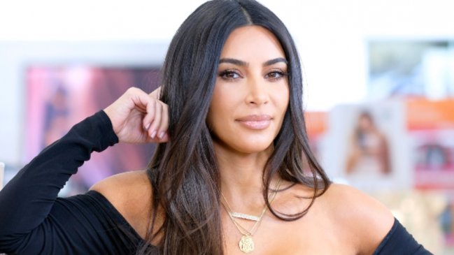 Kim Kardashian eliminó el apellido 