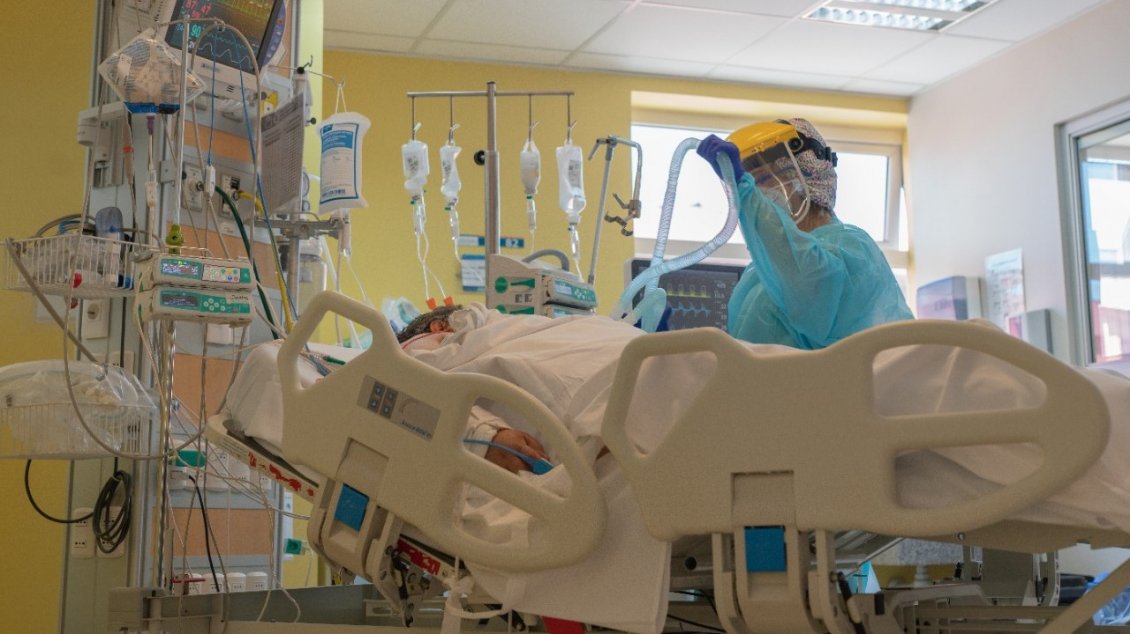 Tres de cuatro pacientes críticos por Covid-19 en Ñuble arrastran enfermedades crónicas