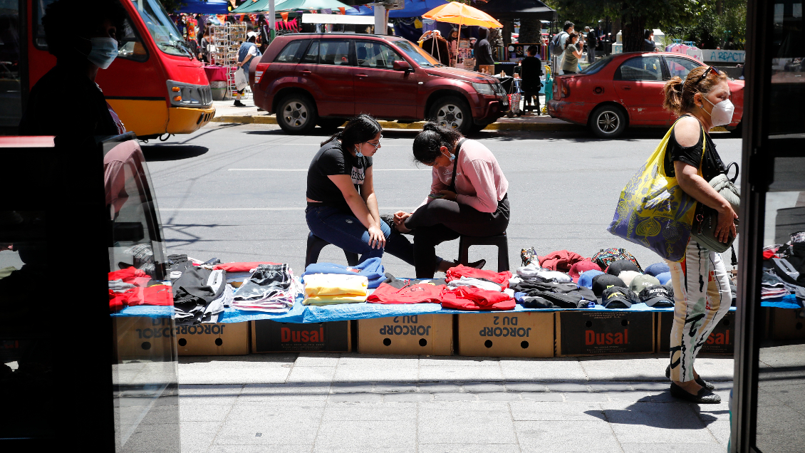 Gobierno Regional Metropolitano y CNC firman acuerdo para combatir comercio ilegal