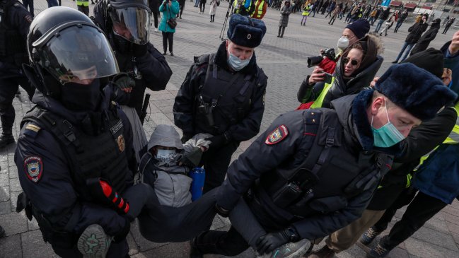 Cerca de 3.500 personas fueron detenidas en manifestaciones contra la guerra en Rusia