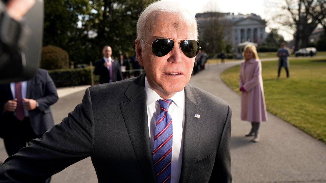 Biden prohibirá hoy las importaciones de petróleo de Rusia, según medios