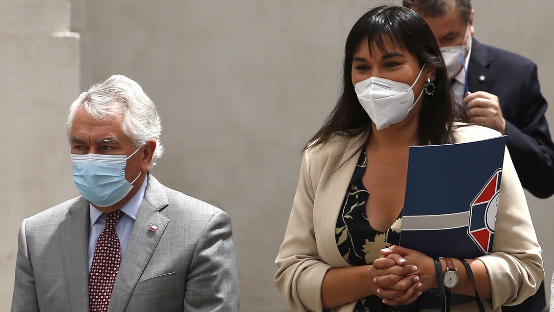 Ministro Paris: Muchos funcionarios entrantes 