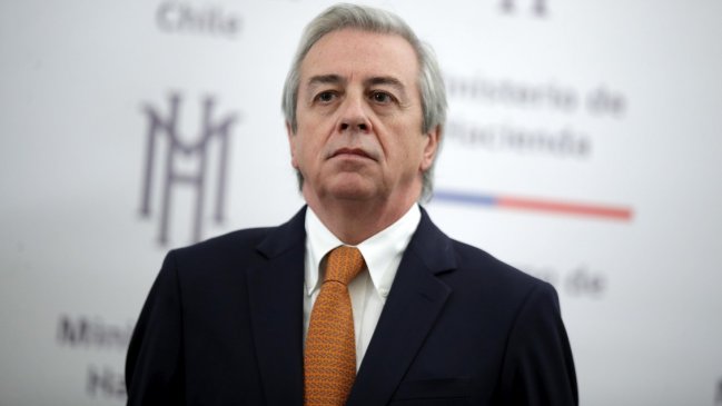 Presidente del directorio de Codelco renunció al cargo a dos meses del término de su gestión