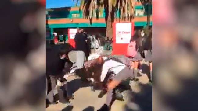 Investigan feroz pelea entre estudiantes de un liceo de Talca que se viralizó en redes sociales