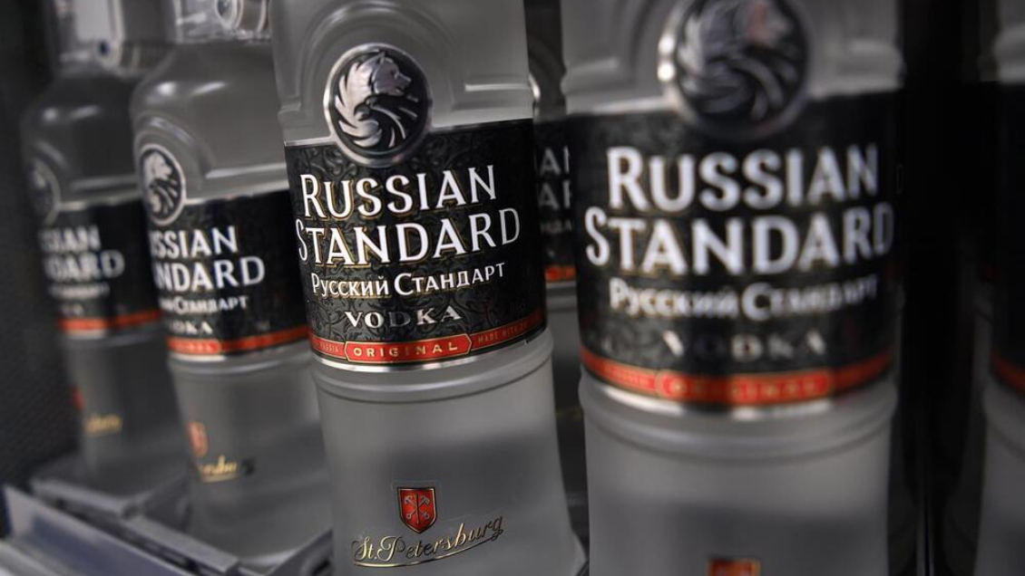 EEUU sancionó comercialmente a Rusia con símbolos como el vodka y el caviar