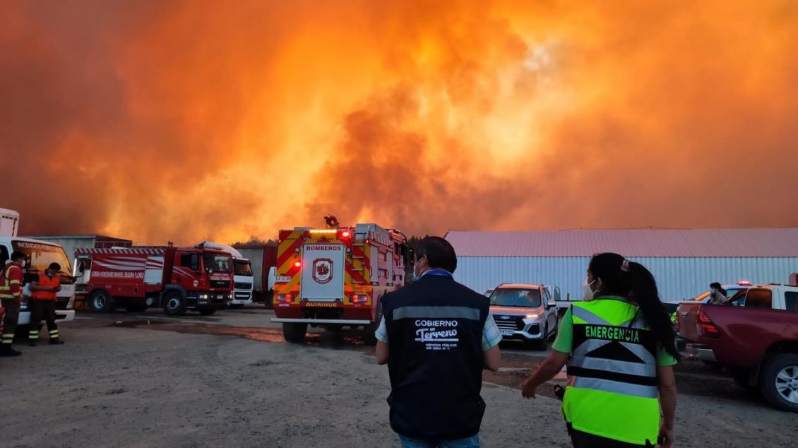 Incendio en Coelemu sigue activo y lleva 1.500 hectáreas consumidas