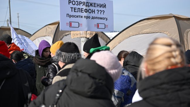 El éxodo de refugiados ucranianos se ralentiza, pero ya roza los 2,6 millones