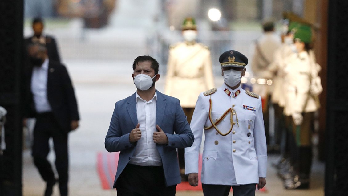 Presidente Boric no descarta indultar a los presos del estallido