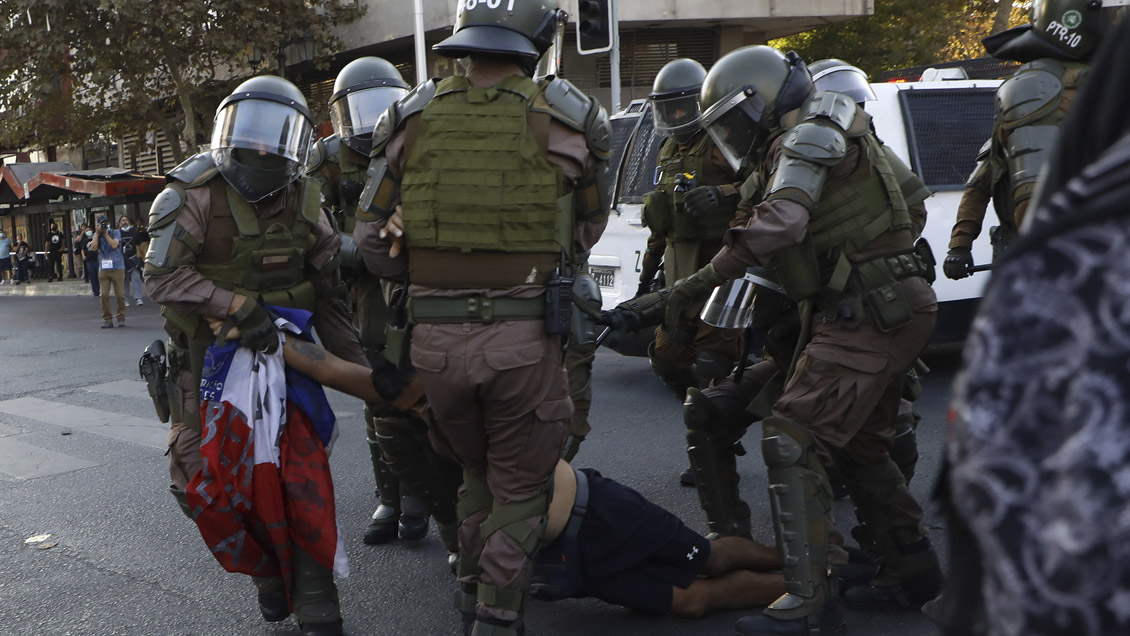 Incidentes en Plaza Italia en primer viernes tras la asunción de Gabriel Boric
