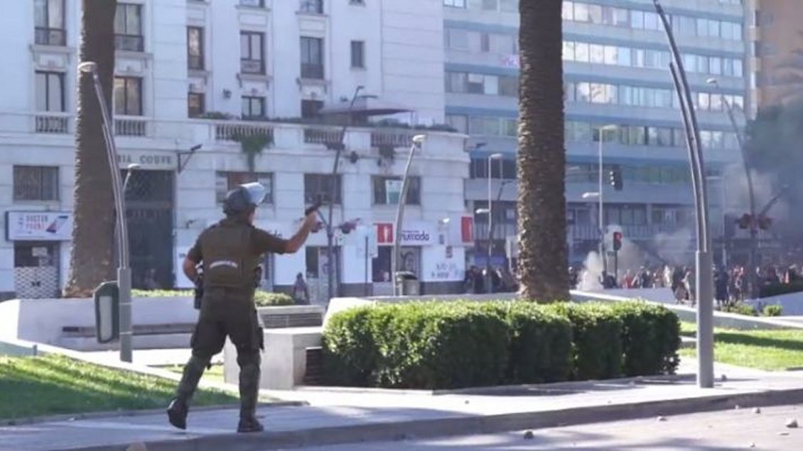 Defensa de carabinero imputado tras estallido social pedirá periciar palmera de Viña del Mar