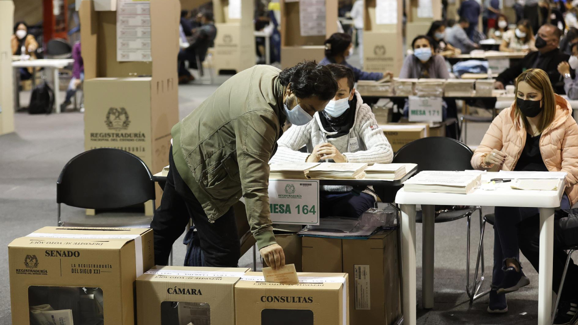 Polémico conteo en Colombia: hubo más de 390.000 votos a favor de la izquierda no informados