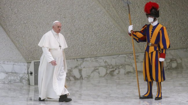 Francisco promulgó la nueva Constitución que transforma el organigrama de la curia romana